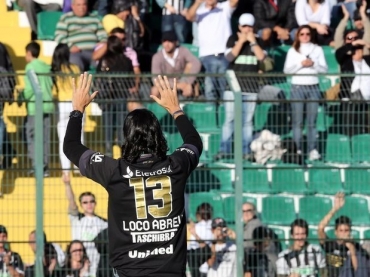 Loco Abreu ser julgado por 