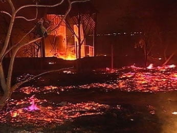 Fogo comeou no fim da tarde e s foi controlado  noite Foto: Reproduo/TVCA)