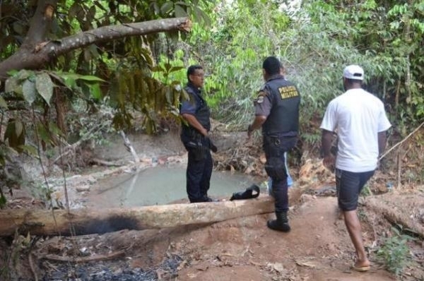 Homem foi assassinado dentro de um matagal