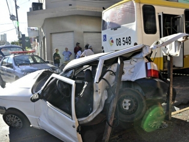 Vtima tinha 62 anos e no resistiu aos ferimentos de batida (Foto: Leandro J.Nascimento/G1)