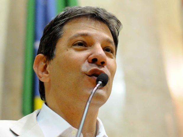 Haddad discursa na Cmara Municipal durante conveno em So Paulo