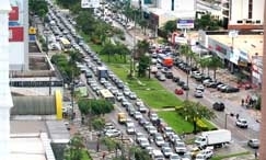 Vista area da avenida da Prainha, uma das mais afetadas pelo fechamento da Miguel Sutil 