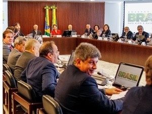 Dilma se rene com governadores no Palcio do Planalto 