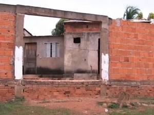 Jovem teria sido agredida pela me dentro de casa na periferia de Cuiab