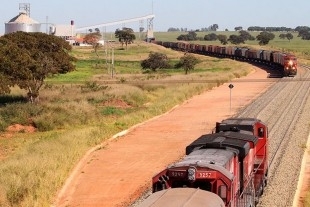 Terminal ferrovirio ficar a 28 km do centro de Rondonpolis; Prefeito teme favelizao