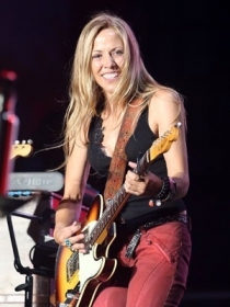 A cantora Sheryl Crow durante show em abril de 2012 (Foto: AFP)