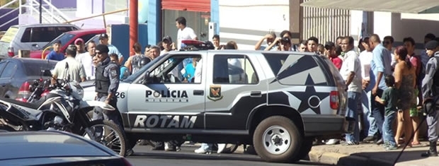 Na manh desta segunda-feira (7) um trote mobilizou mais de 40 policiais em prdio. (Foto: Divulgao/PM)