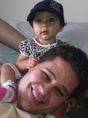 No Twitter, mulher de Pedro Leonardo diz que Sophia, de 11 meses, sente falta do pai