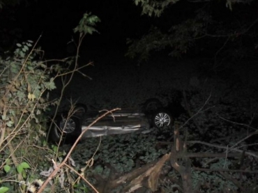 Carro dos universitrios foi encontrado submerso em rio da Bahia. 