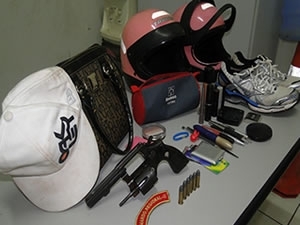 Produtos apreendidos com casal suspeito. (Foto: Assessoria/ Comando Regional II da PM)