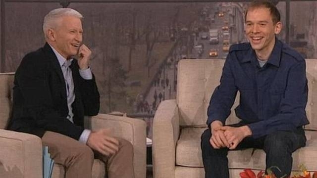 Trent,  direita, conversa com o apresentador de TV Anderson Cooper