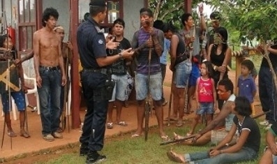 ndios devem permanecer no local at que os empresrios da energtica proponham uma negociao.