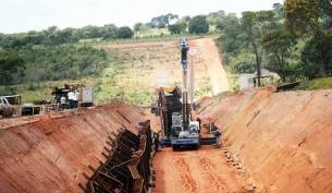 Obra de construo da Ferrovia Vicente Vuolo (Ferronorte), na regio Sul de MT