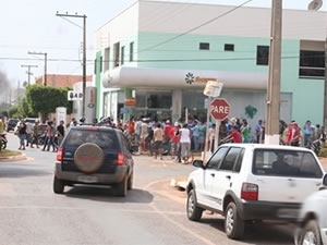 Ladres invadiram duas agncias bancrias em Tapurah.