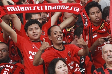 Estaria Ronaldinho flertando com o futebol chins?