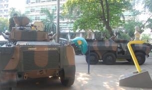 Blindados Cascavel e Urutu, do Exrcito, que esto expostos na Praa Alencastro, at esta sexta 