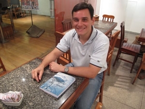 Pedro Siqueira est escrevendo o segundo livro (Foto: