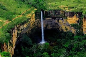 Cachoeira do Vu de Noiva  um dos cartes postais mais visitados no estado.