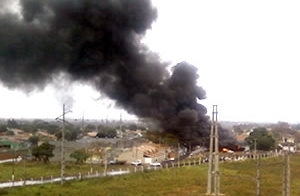 Bombeiros demoraram duas horas para apagar o fogo.