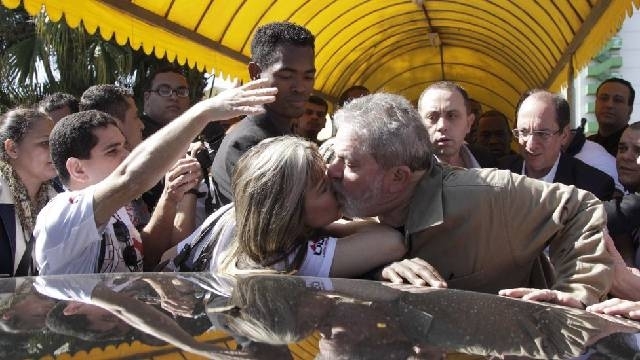 Lula beijou a militante