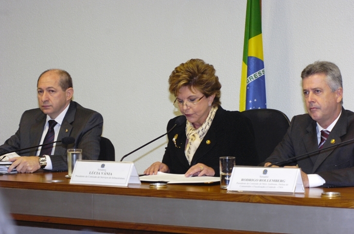 Senadores Lcia Vnia e Rodrigo Rollemberg abrem sesso de depoimento de Luiz Antnio Pagot sobre escndalo