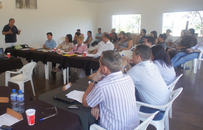 Reunio para estadualizao do hospital de Rosrio Oeste, ocorreu em Diamantino