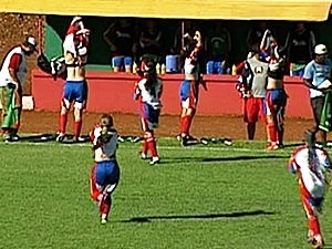 Jogadoras do Serra trocaram as camisas porque uniforme estava parecido com o do time adversrio