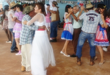 Acadmicos divertiram os integrantes do programa Longa vida aos idosos do bairro Buriti