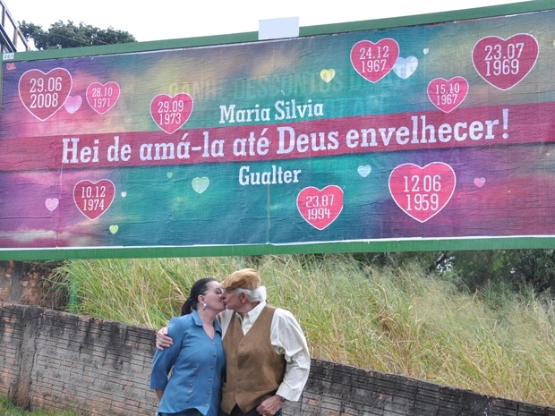 Presente foi instalado no caminho da esposa at o mercado