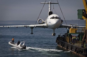 Tupolev de 48 metros se tornar um recife artificial. 