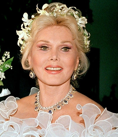 Zsa Zsa Gabor passou por uma cirurgia de emergncia