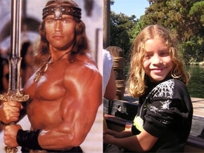 Arnold Schwarzenegger, no papel de Conan, e o menino: tal pai, tal filho