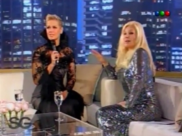 Xuxa conta para Susana Gimnez que gosta de dormir com 