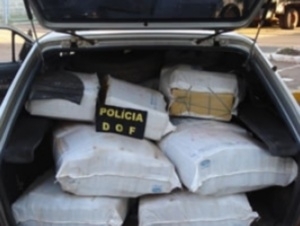 Polcia apreendeu quase 630 kg em carro que tinha sido furtado em Presidente Prudente (SP)