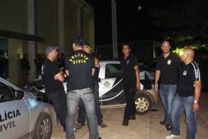 Policiais da DHPP ainda trabalham na identificao do corpo que dar rumo  investigao