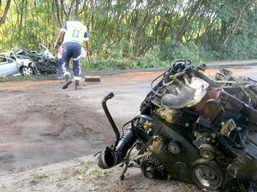 O motorista ficou gravemente ferido no acidente, segundo a polcia