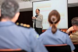 Palestra sobre Politica Integrada de Segurana, proferida pelo dr. Renato Srgio de Lima, dentro do programa de reviso