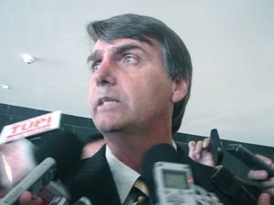 O deputado Jair Bolsonaro (PP-RJ) no velrio de Jos Alencar