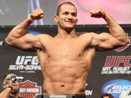 Jnior Cigano encara Lesnar no dia 11 de junho, no UFC 131, em Toronto