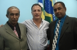 Prefeito Juviano Lincoln esteve presente na posse do vereador suplente Jos Rosevaldo