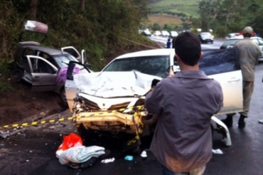 Acidente no km 60, da BR 262, prximo a Marechal Floriano, faz quatro vtimas.