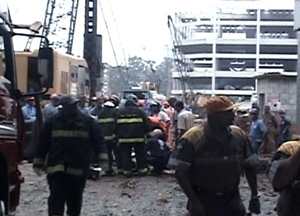 Desabamento de laje deixou duas pessoas soterradas, segundo os bombeiros