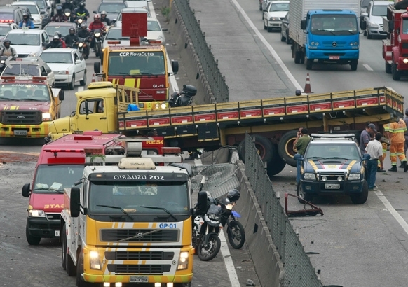 Acidente aconteceu na Via Dutra, na regio de Guarulhos