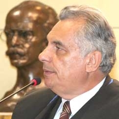 Conselheiro Humberto Bosaipo, do TCE, segundo o MPE, recebeu salrios mensais de R$ 75 mil