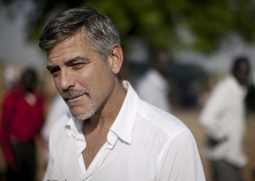 O ator George Clooney, que foi diagnosticado com malria, durante visita ao Sudo no ltimo dia nove