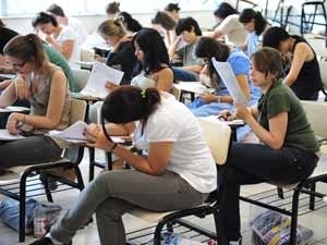 Estudantes fazem 1 fase da Unicamp em 21 de