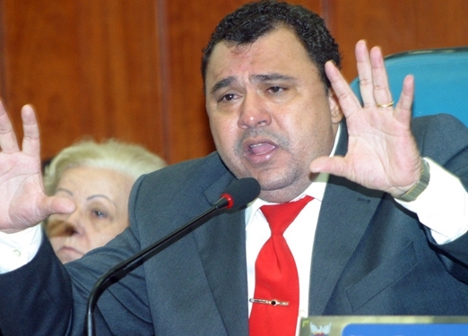 Deucimar Silva manobra para estender seu mandato como presidente at 2011