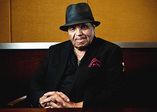 Joe Jackson d entrevista no hotel Hyatt, em SP