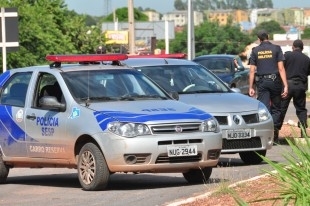 Policiais agrediram vtima com inmeros chutes, pontaps e pancadas com cassetetes