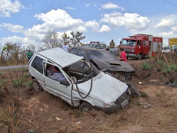 Acidente ocorreu no final da manh desta sexta-feira na MT-010 (Foto: Reproduo/TVCA)